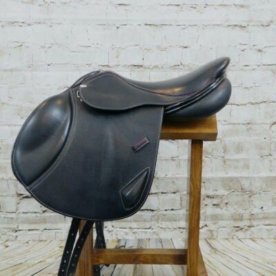 Ryder Tropheè Jump Saddle